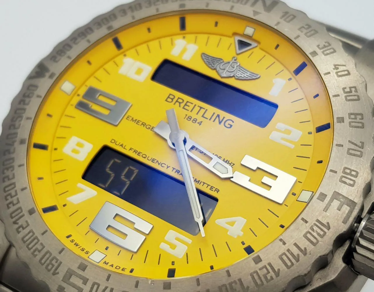 Breitling Emergency 17032 51mm Titanium Yellow 2