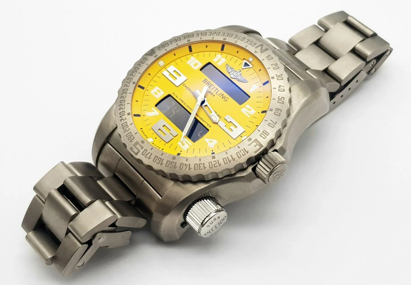 Breitling Emergency 17032 51mm Titanium Yellow 16