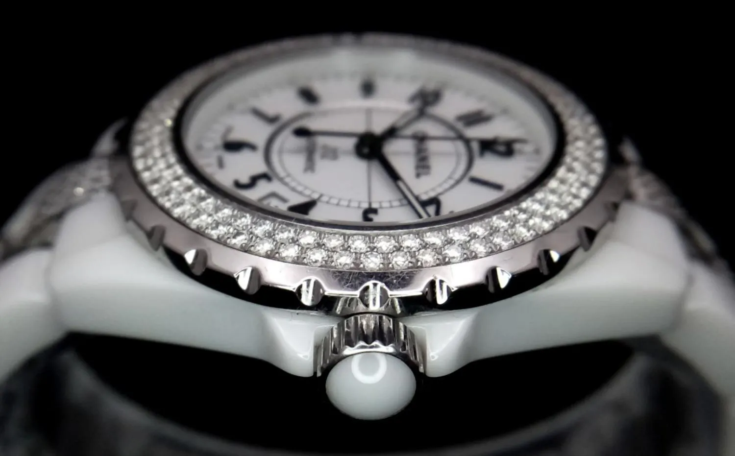 Chanel J12 39mm Ceramic and Stainless steel and Diamond White 5