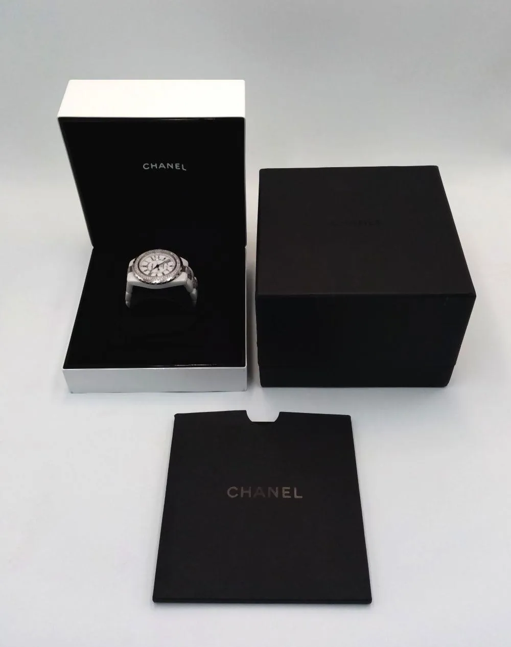 Chanel J12 39mm Ceramic and Stainless steel and Diamond White 11