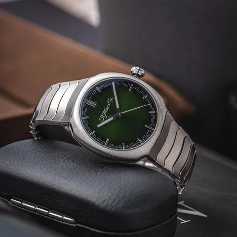 H. Moser & Cie. Streamliner 6200-1200 40mm Stainless steel Green