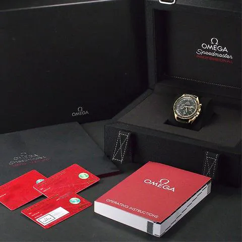 Omega Speedmaster Moonwatch 310.63.42.50.10.001 42mm Yellow gold Green 6