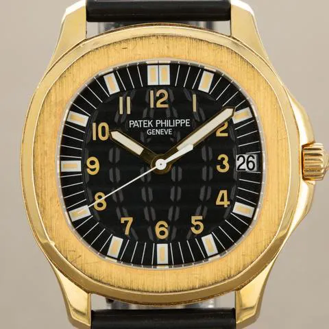 Patek Philippe Aquanaut 5065 J 38mm Yellow gold Black 3