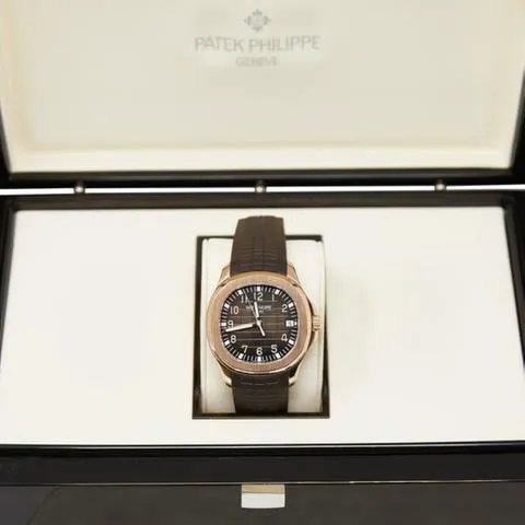 Patek Philippe Aquanaut 5167R-001 40mm Rose gold Brown