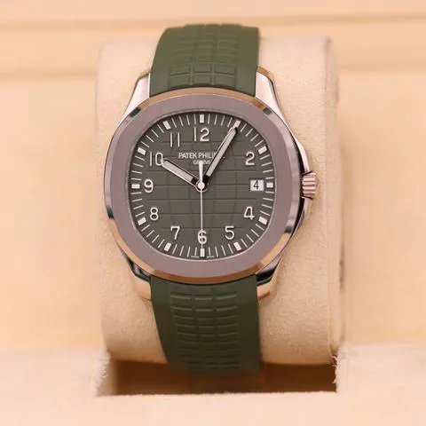 Patek Philippe Aquanaut 5168G-010 42mm White gold Green