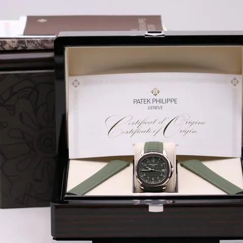 Patek Philippe Aquanaut 5168G-010 42mm White gold Green 1