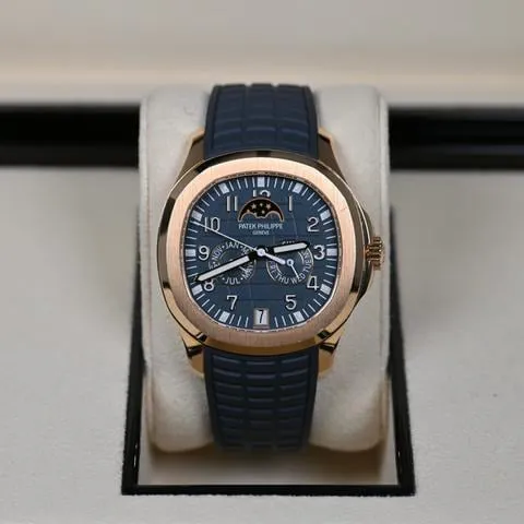 Patek Philippe Aquanaut 5261R-001 40mm Rose gold Blue