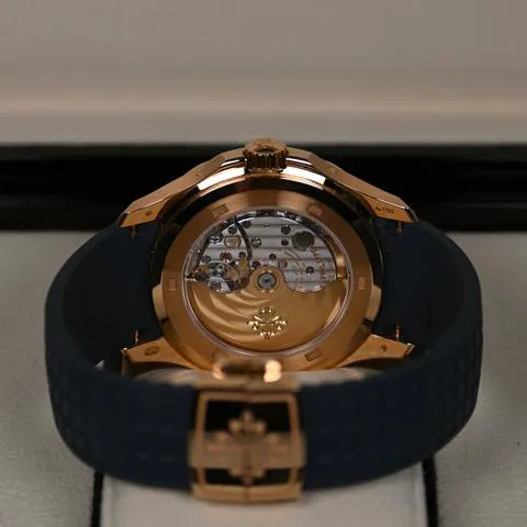 Patek Philippe Aquanaut 5261R-001 40mm Rose gold Blue 1