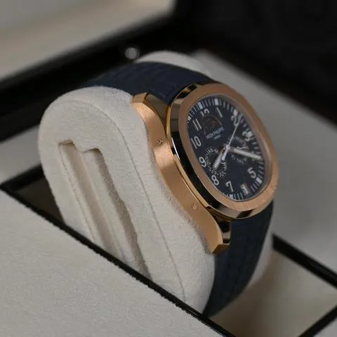 Patek Philippe Aquanaut 5261R-001 40mm Rose gold Blue 2