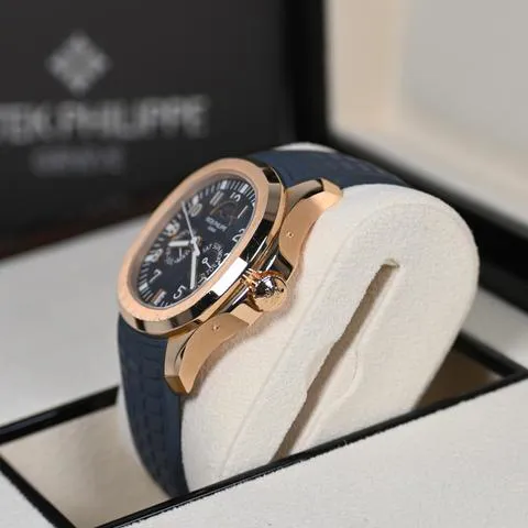 Patek Philippe Aquanaut 5261R-001 40mm Rose gold Blue 5