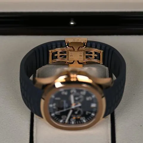 Patek Philippe Aquanaut 5261R-001 40mm Rose gold Blue 6