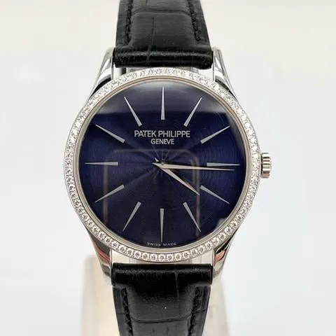 Patek Philippe Calatrava 4896G 33mm White gold Blue