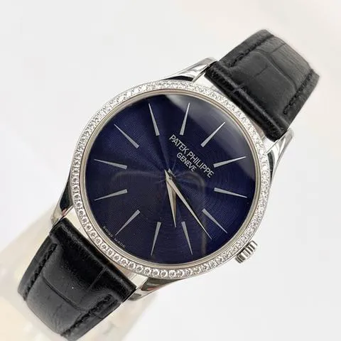 Patek Philippe Calatrava 4896G 33mm White gold Blue 2