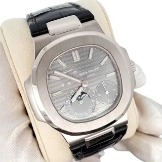 Patek Philippe Nautilus 5712G-001 40mm White gold Gray