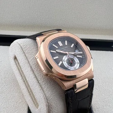 Patek Philippe Nautilus 5980R-001 40.5mm Rose gold Brown 4