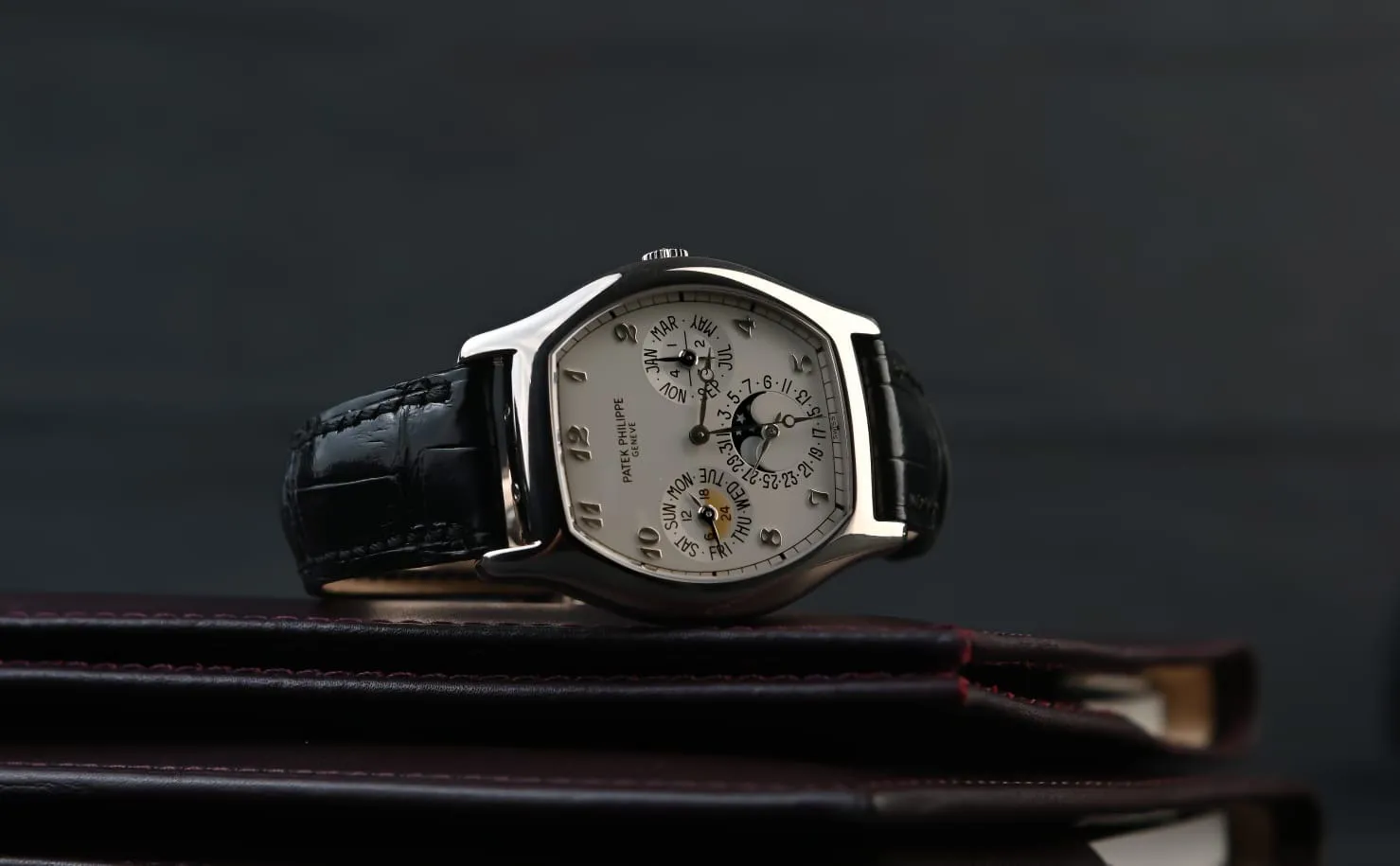 Patek Philippe Perpetual Calendar 5040G 35mm White gold White 6