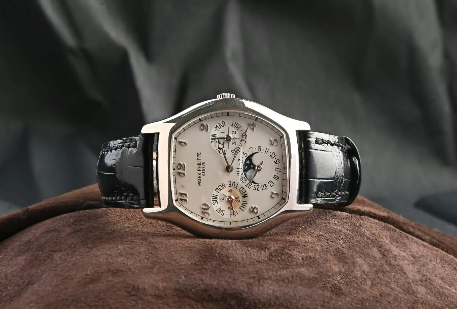 Patek Philippe Perpetual Calendar 5040G 35mm White gold White 20