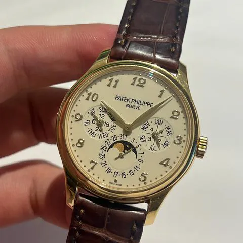 Patek Philippe Perpetual Calendar 5327J-001 39mm Yellow gold Ivory