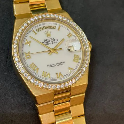 Rolex Day-Date Oysterquartz 19018 36mm Yellow gold White 8