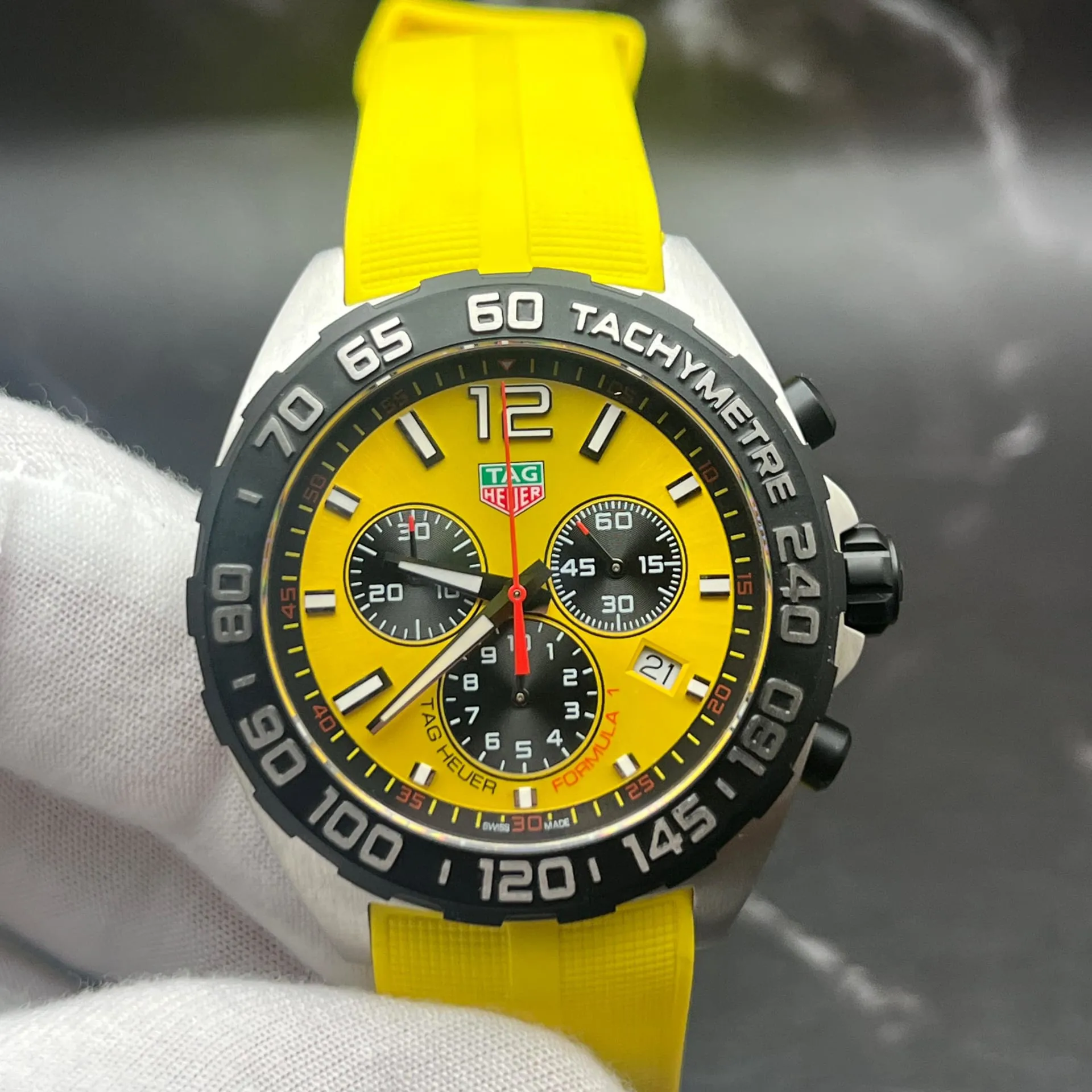 TAG Heuer Formula 1 CAZ101AM.FT8054 43mm Stainless steel Yellow