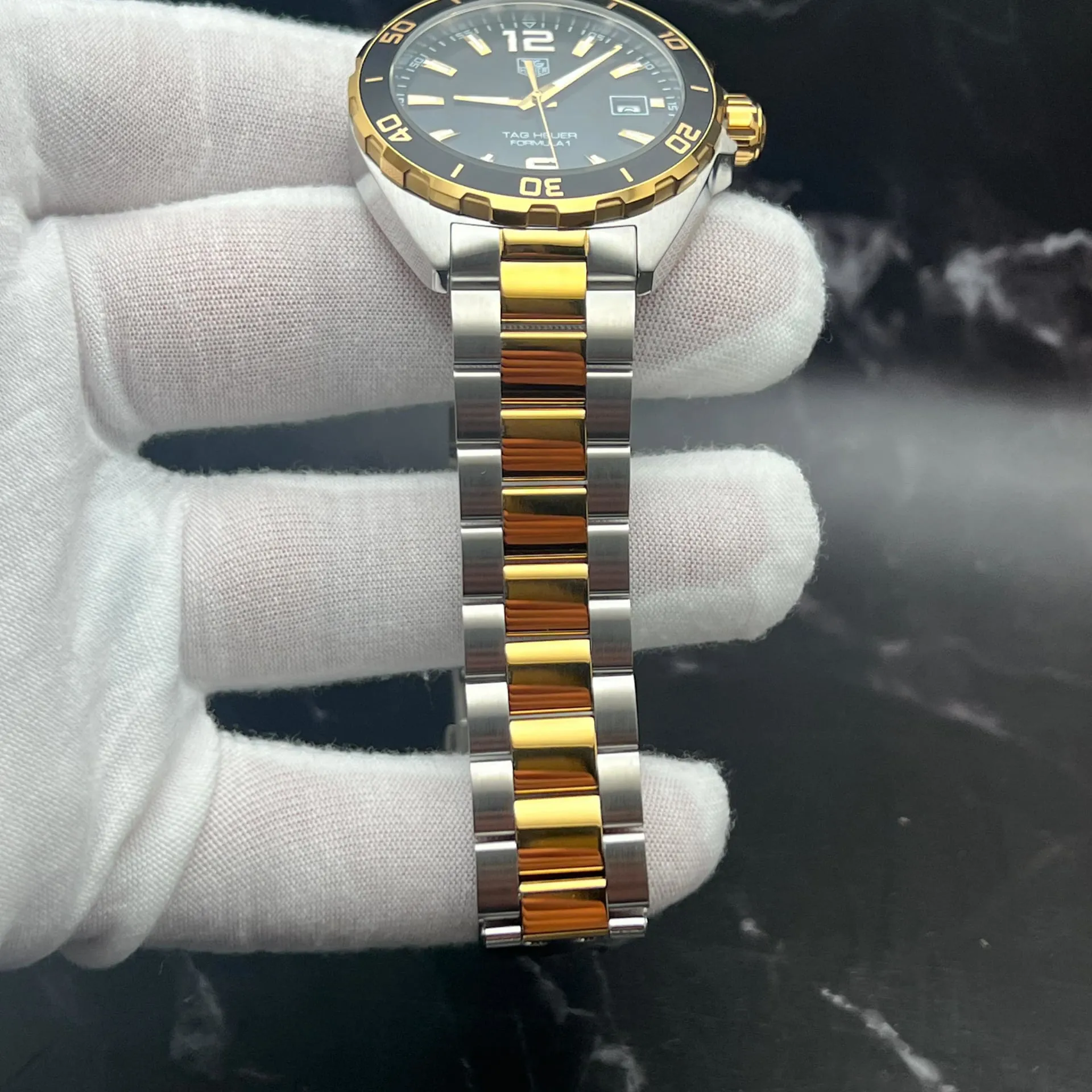 TAG Heuer Formula 1 Quartz WAZ1121.BB0879 41mm Yellow gold Black 5