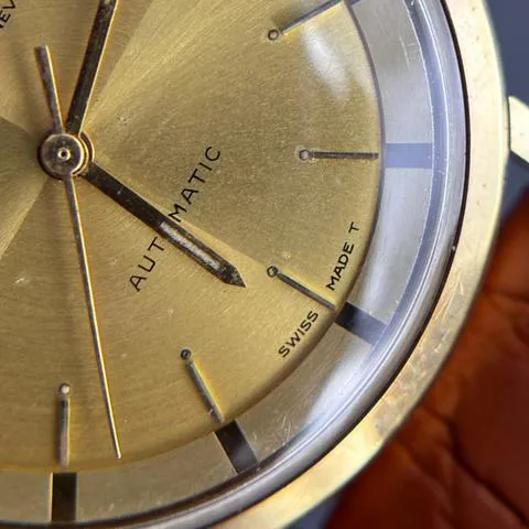 Universal Genève Polerouter 35mm Stainless steel Gold 16