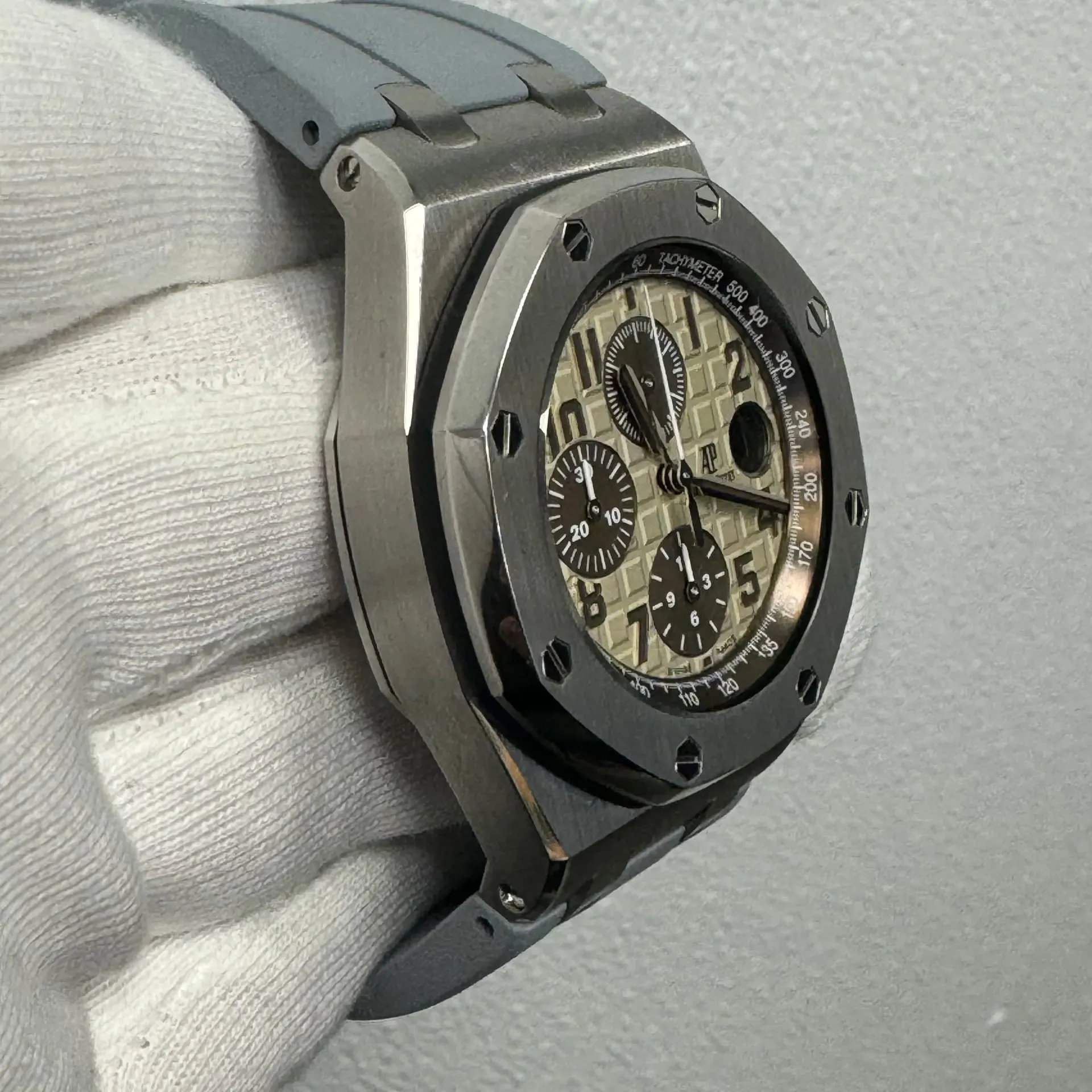 Audemars Piguet Royal Oak Offshore 26470ST.OO.A801CR.01 42mm Stainless steel Beige 2