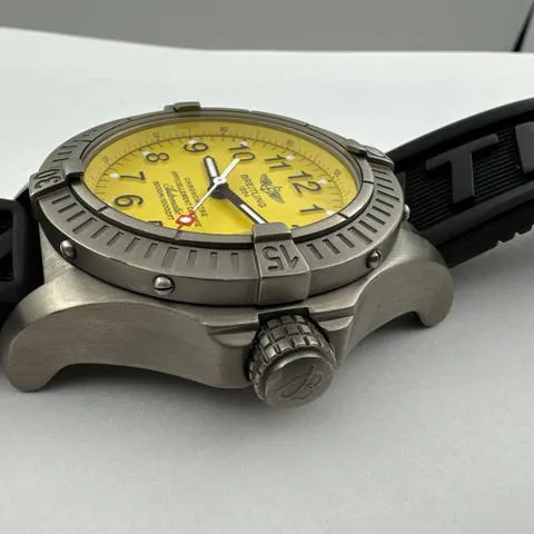 Breitling Avenger E17370 44mm Titanium Yellow 3