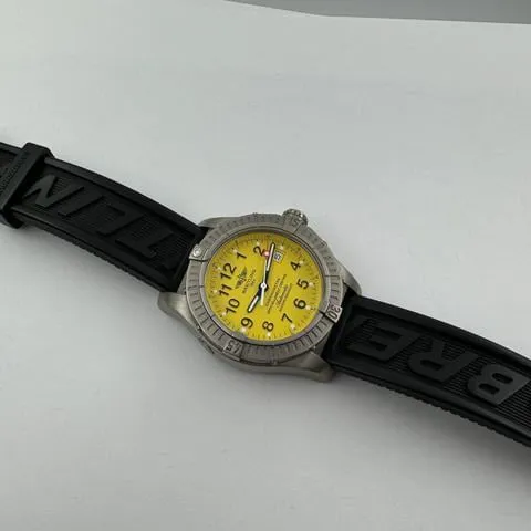 Breitling Avenger E17370 44mm Titanium Yellow 8