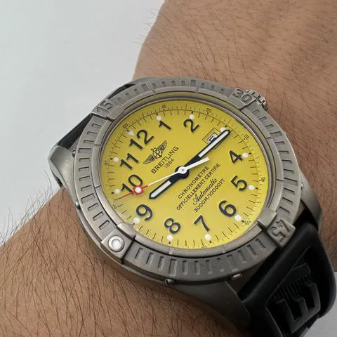 Breitling Avenger E17370 44mm Titanium Yellow 13