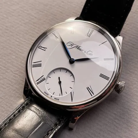 H. Moser & Cie. Venturer 2327-0200 39mm White gold White 3