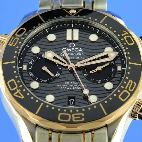 Omega Seamaster Diver 300M 210.20.44.51.01.001 44mm Yellow gold and Stainless steel Black