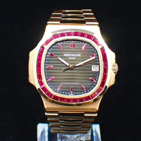 Patek Philippe Nautilus 5723/112R-001 Rose gold Brown