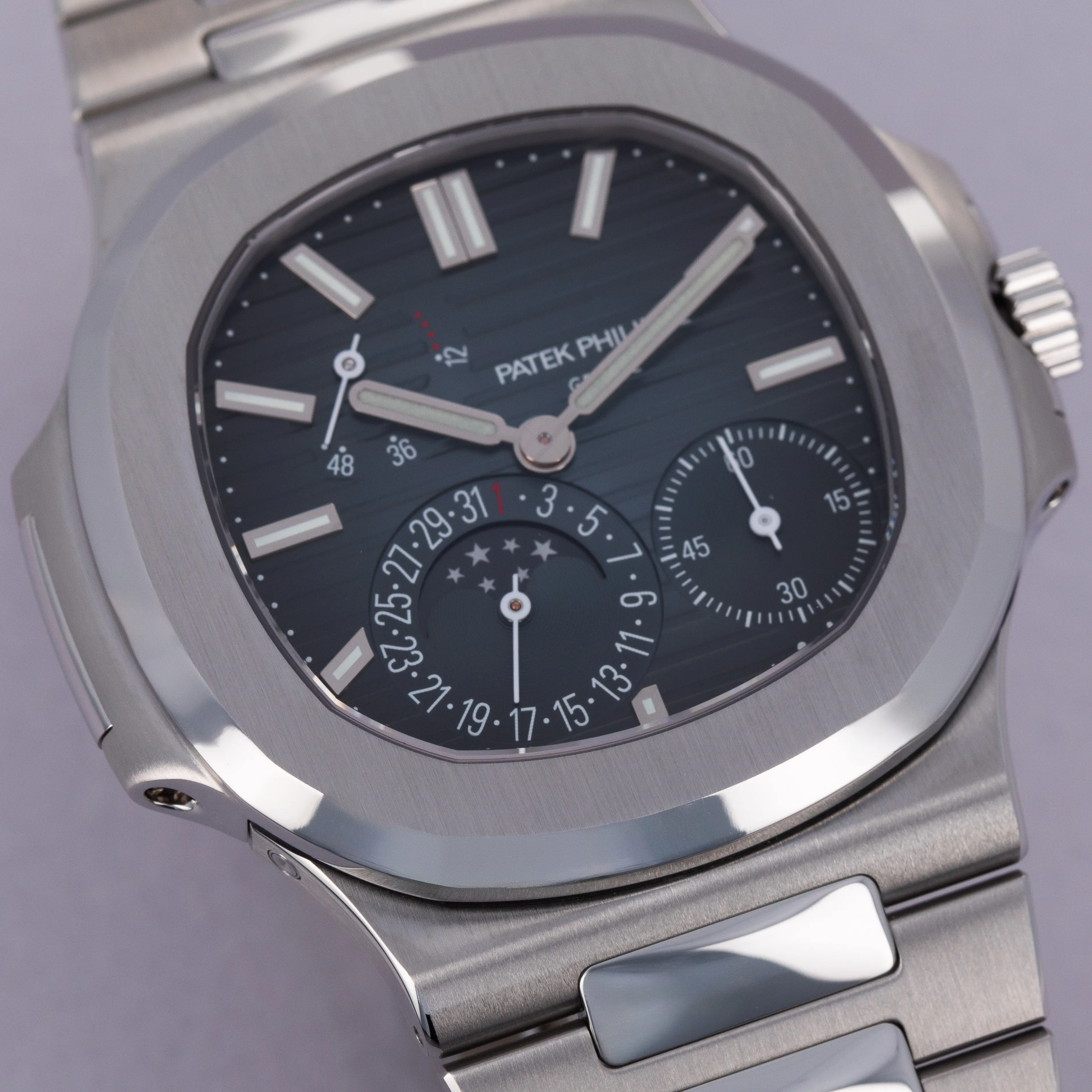 Patek Philippe Nautilus Moonphase 5712/1A-001 40mm Stainless steel Blue 1