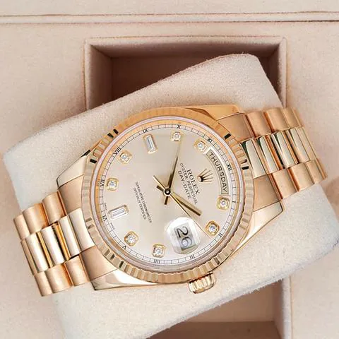 Rolex Day-Date 36 118238 36mm Yellow gold Champagne