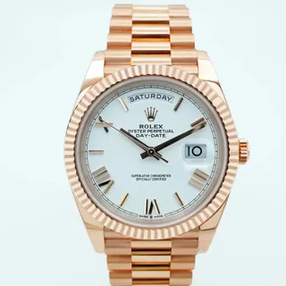 Rolex Day-Date 40 228235-0032 Everose gold White