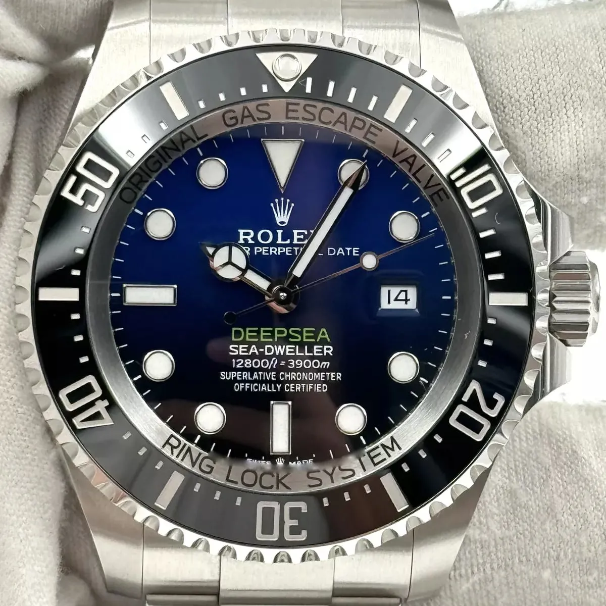 Rolex Sea-Dweller Deepsea 126660-0002 44mm Stainless steel Blue