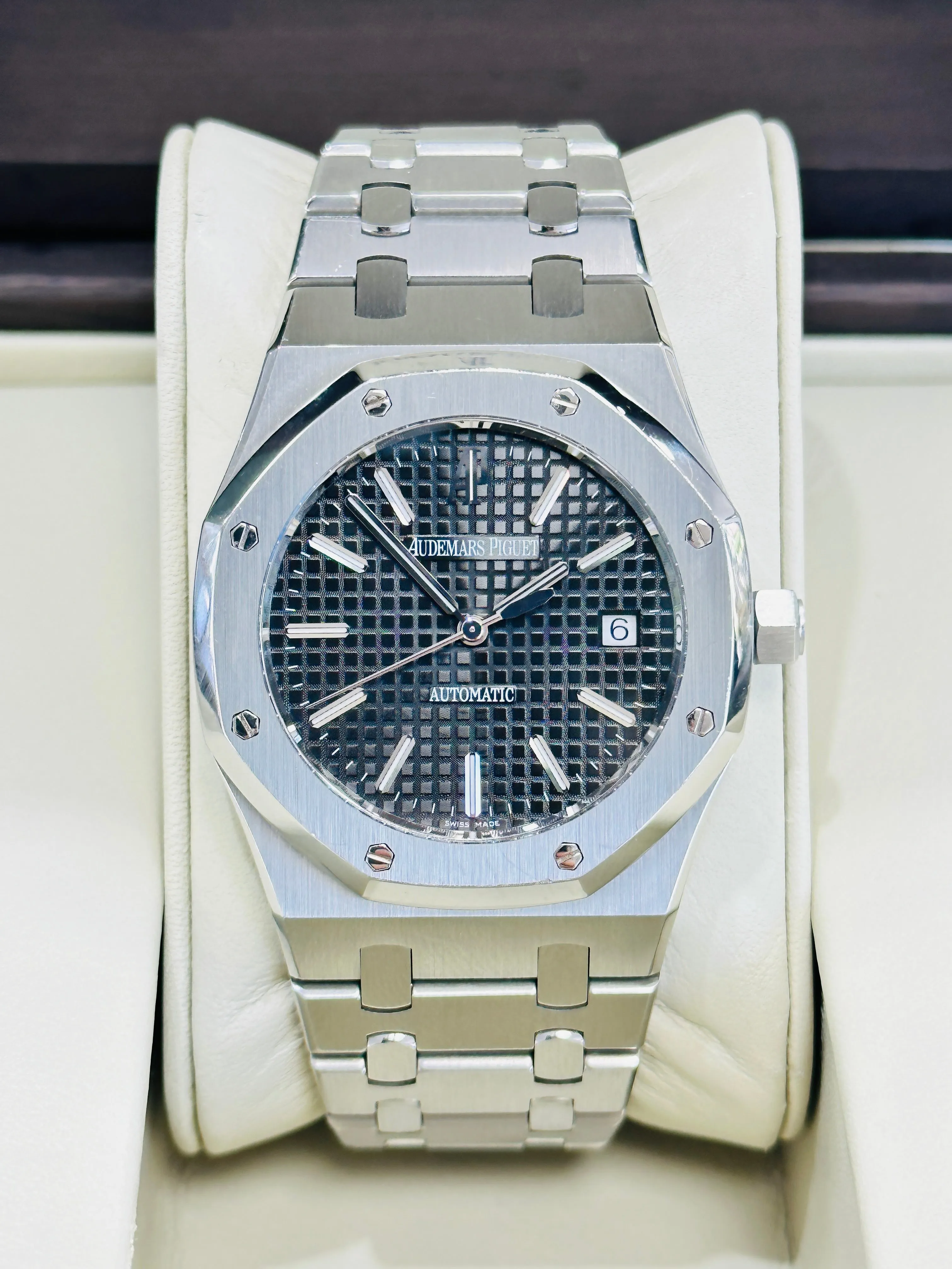 Audemars Piguet Royal Oak 15300ST.OO.1220ST.03 39mm Stainless steel Black 3