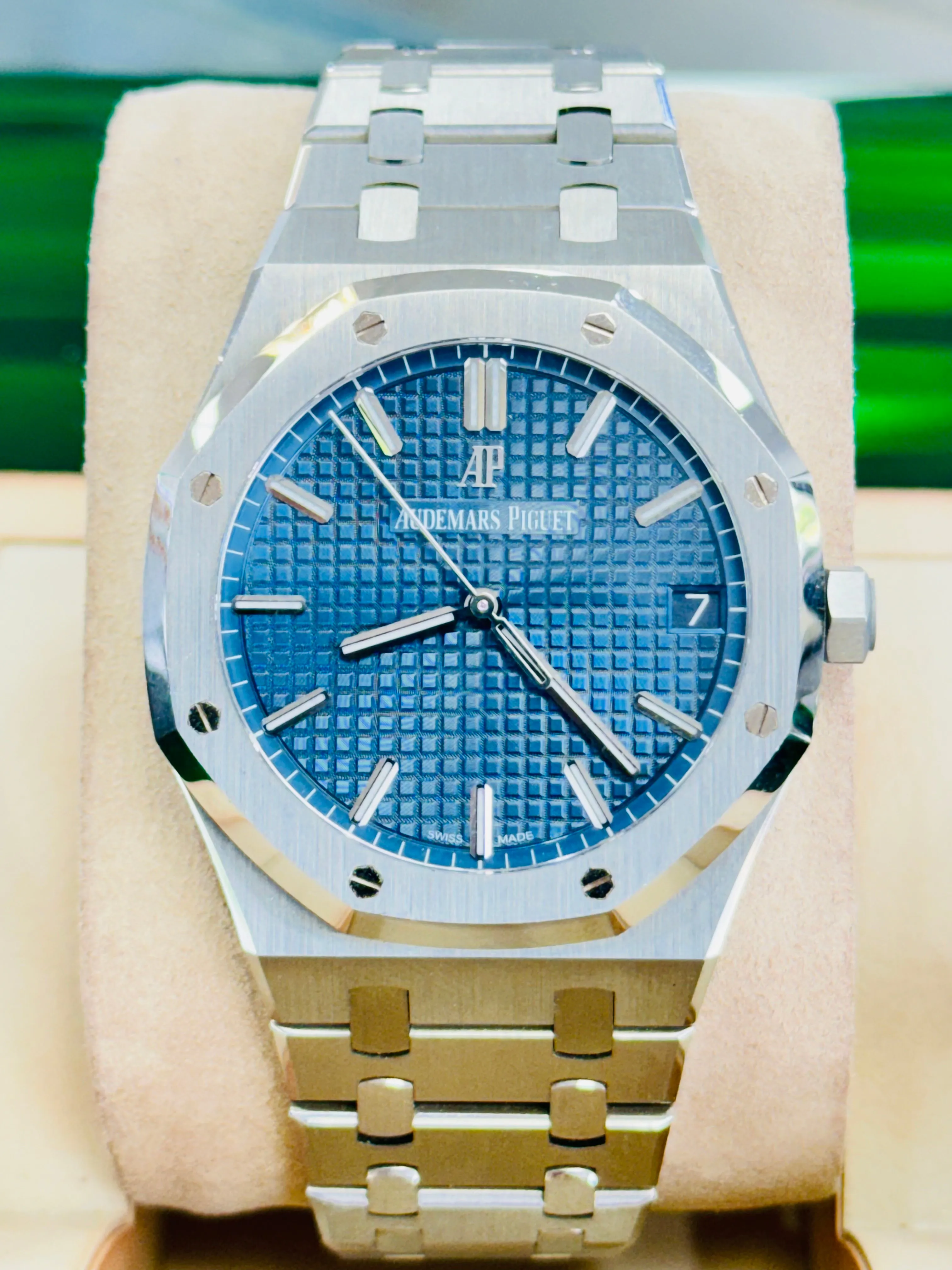 Audemars Piguet Royal Oak 15500ST.OO.1220ST.01 41mm Stainless steel Blue