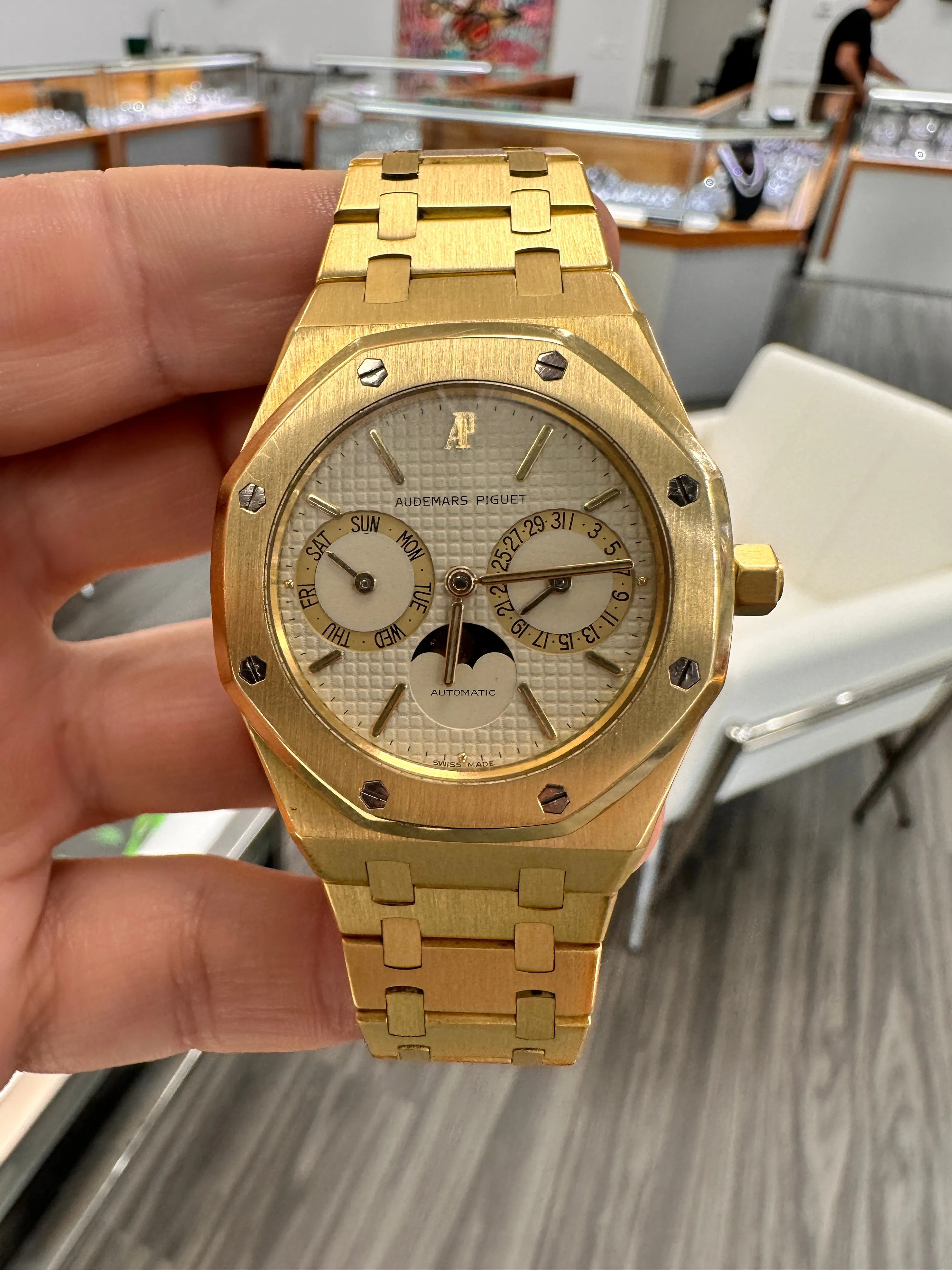 Audemars Piguet Royal Oak 25594BA.OO.0477BA.01 36mm Yellow gold Cream 17