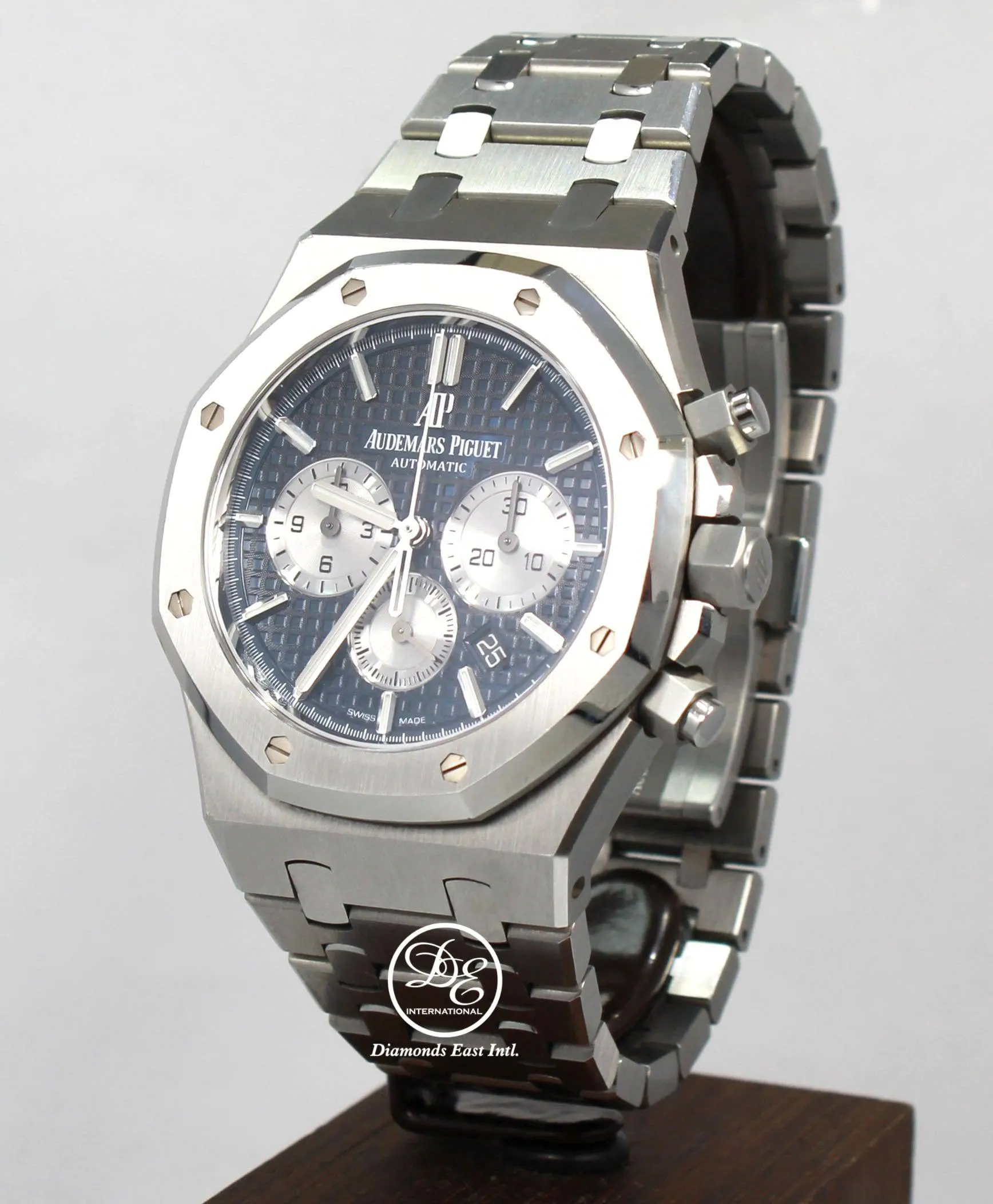 Audemars Piguet Royal Oak 26331ST.OO.1220ST.01 41mm Stainless steel Blue 3