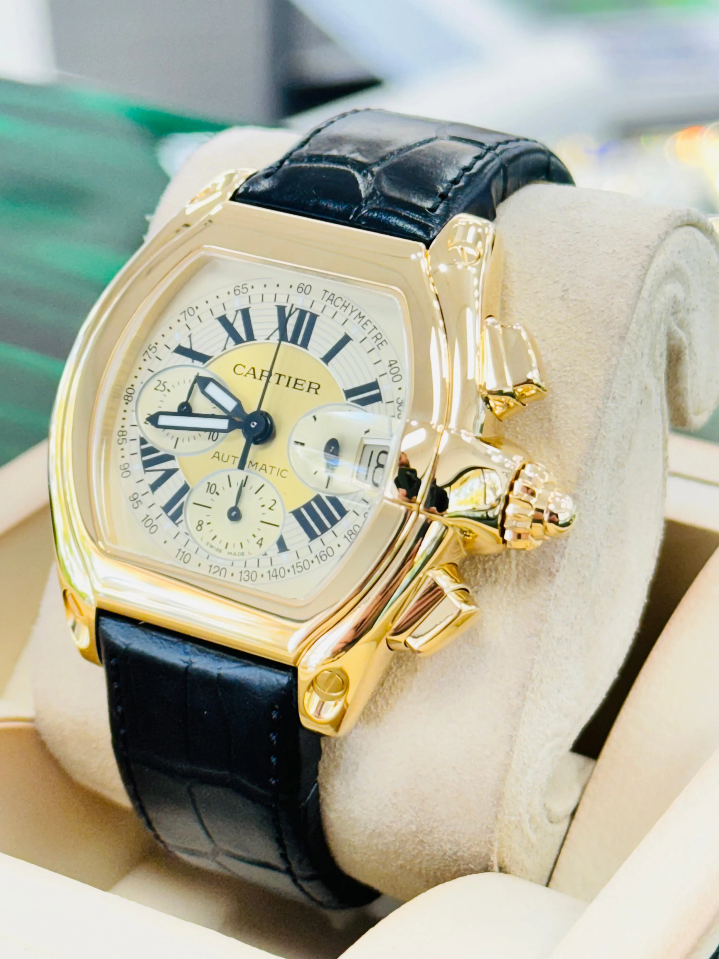 Cartier Roadster 2619 48mm Yellow gold Champagne 1