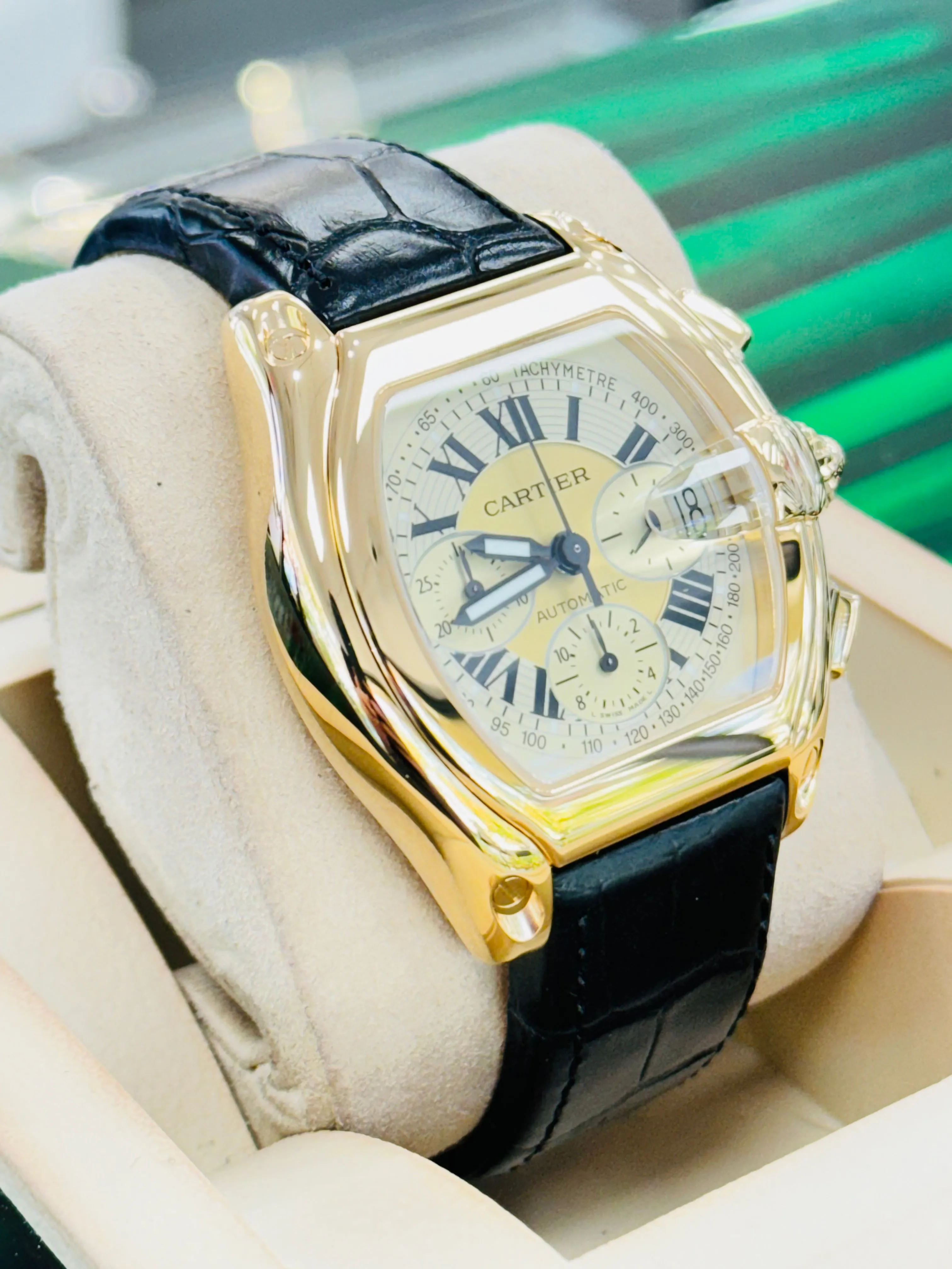 Cartier Roadster 2619 48mm Yellow gold Champagne 2