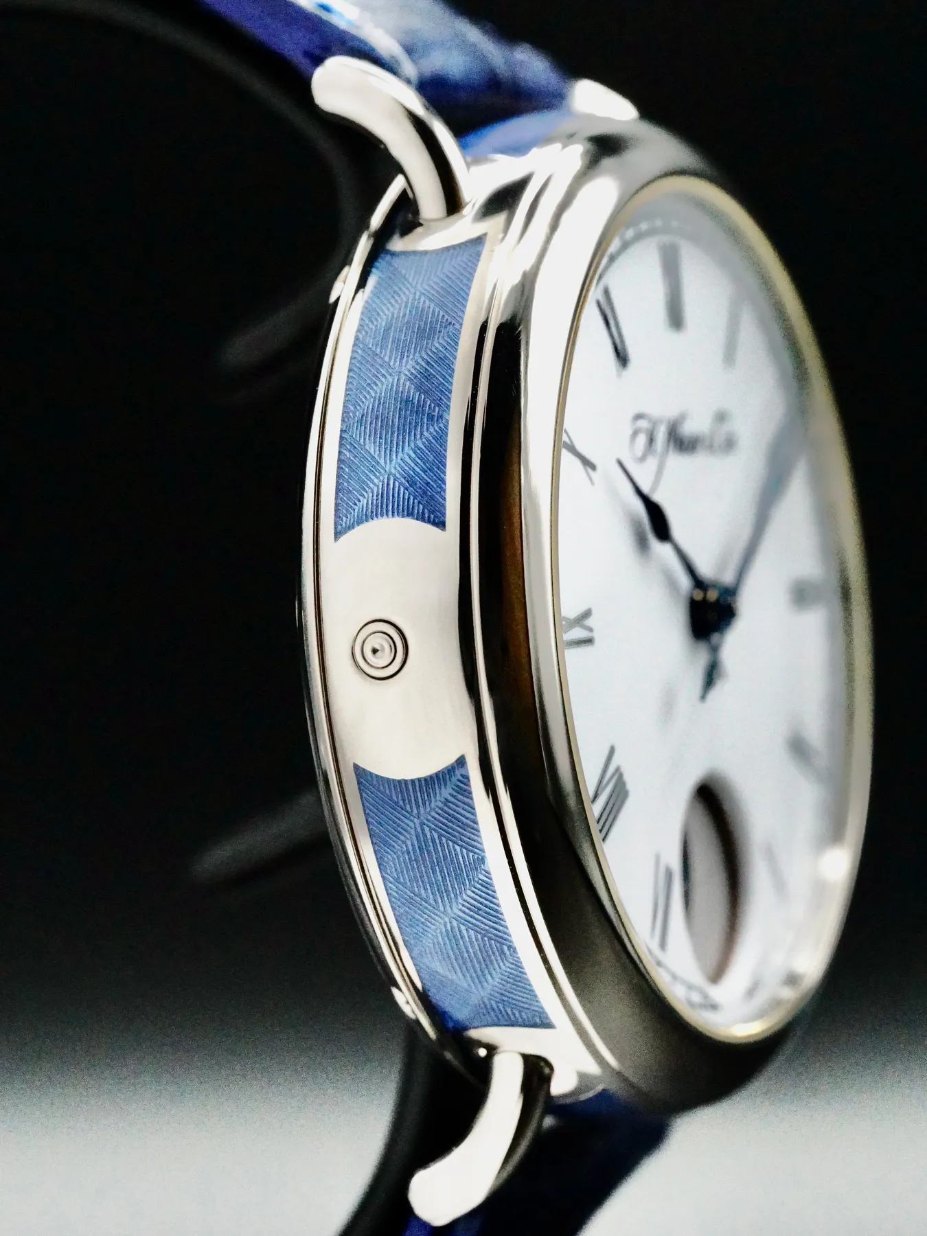 H. Moser & Cie. 8801-0200 42mm White gold White 1