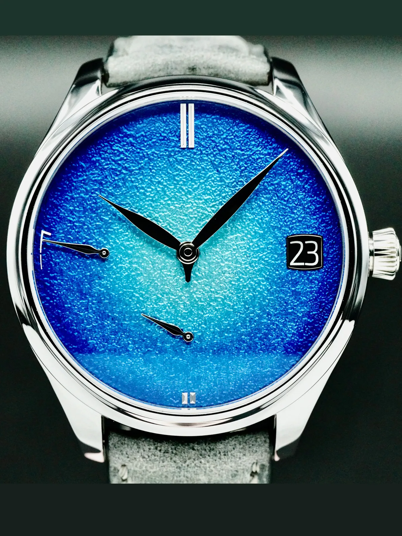 H. Moser & Cie. Endeavour 1800-2000 42mm Tantalum Blue