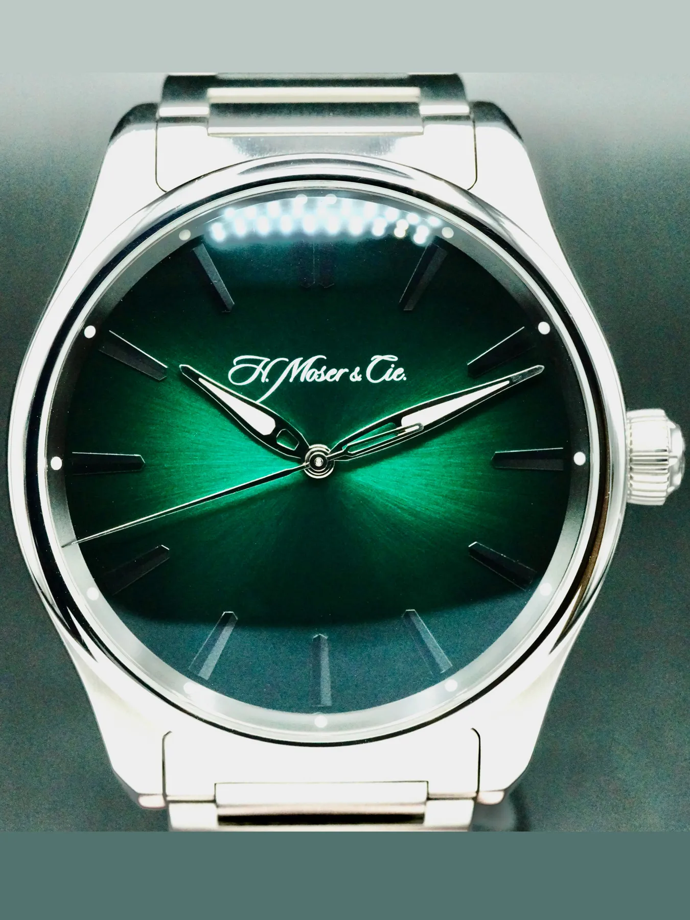 H. Moser & Cie. Pioneer 3200-1202 43mm Stainless steel Green