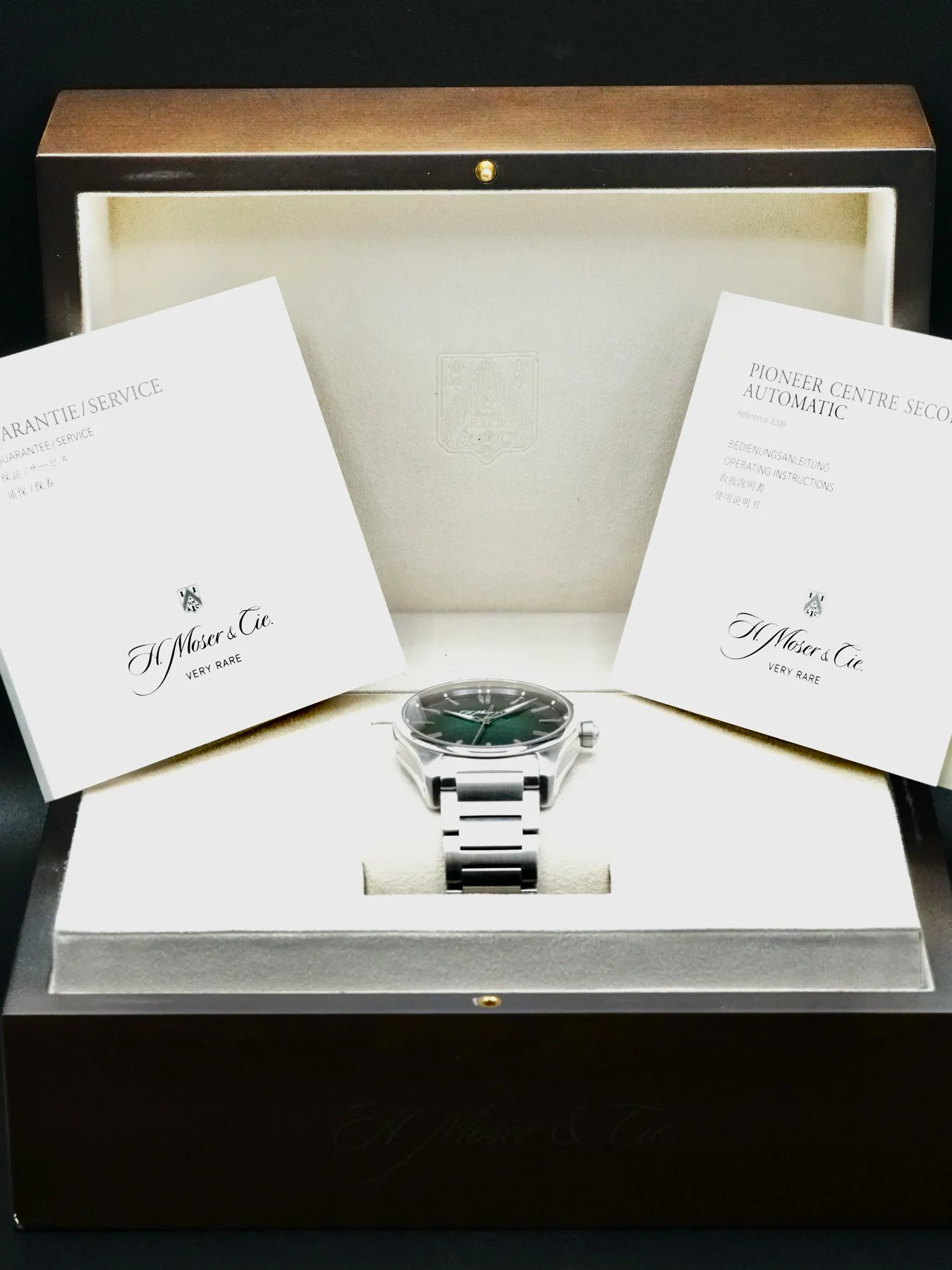 H. Moser & Cie. Pioneer 3200-1202 43mm Stainless steel Green 5