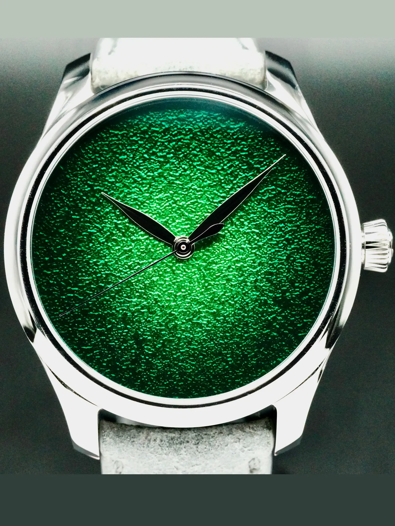 H. Moser & Cie. Endeavor 11200-1233 40mm Stainless steel Green