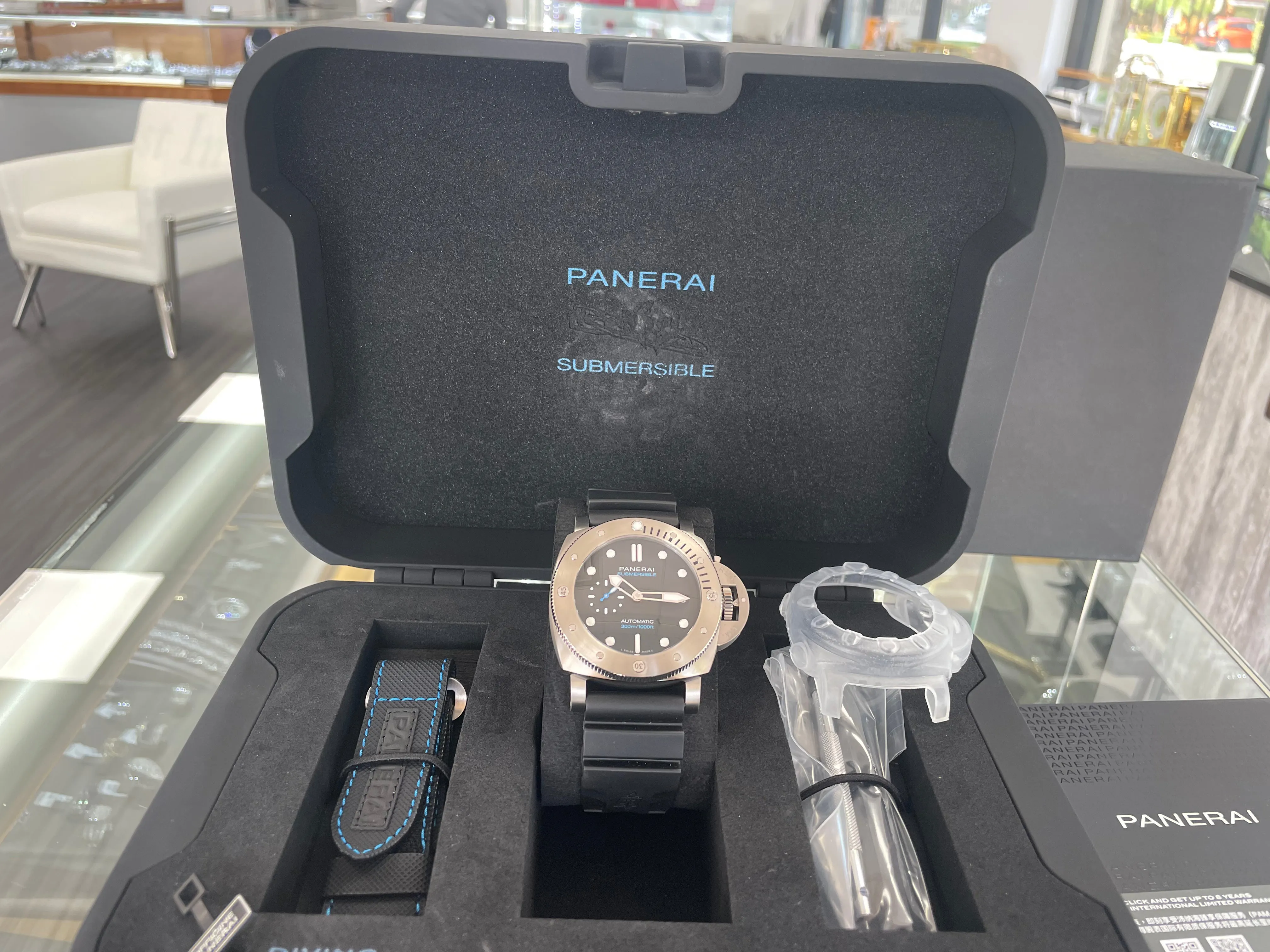 Panerai Submersible PAM 01305 47mm Titanium Black 5