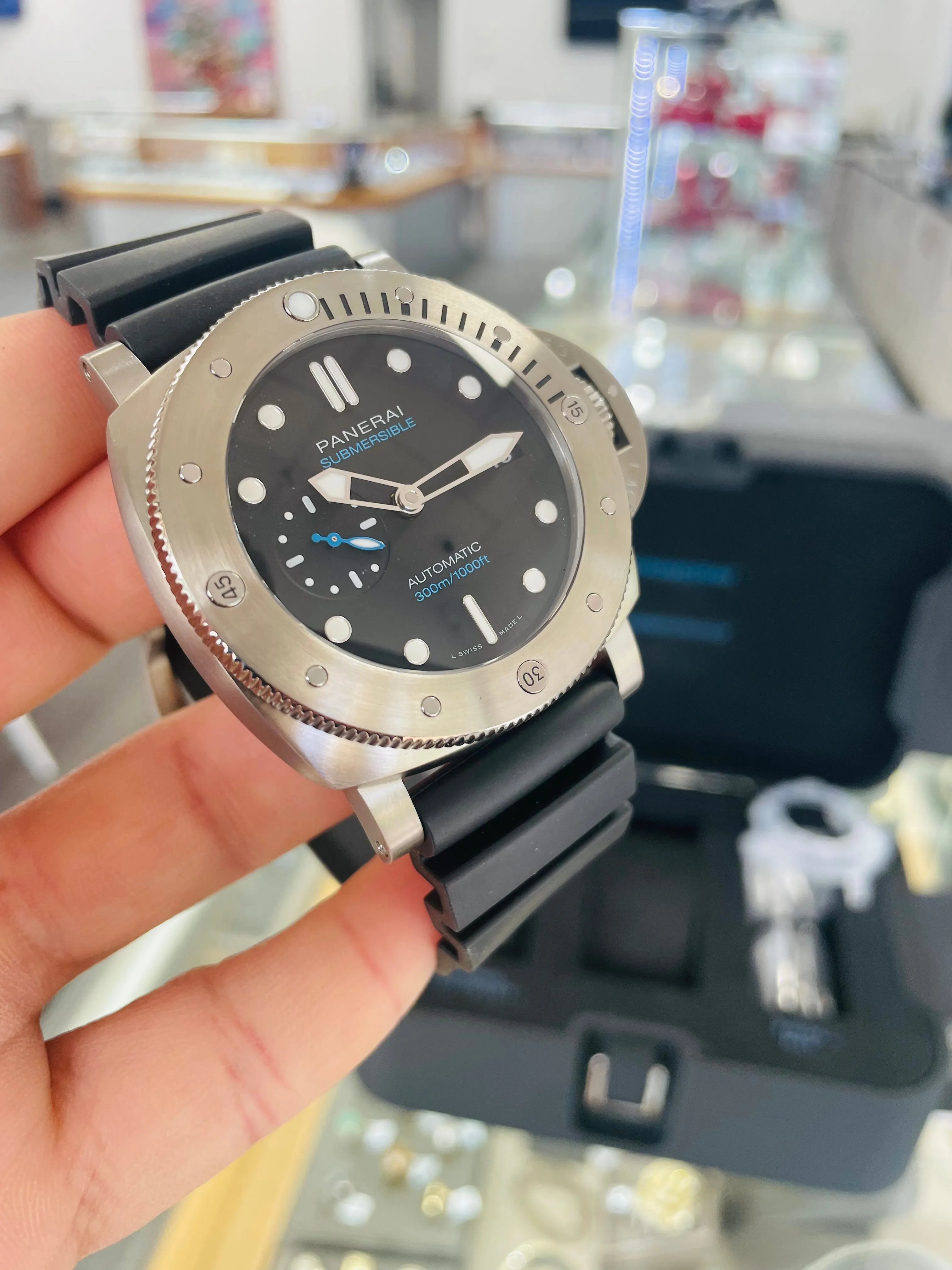 Panerai Submersible PAM 01305 47mm Titanium Black 6